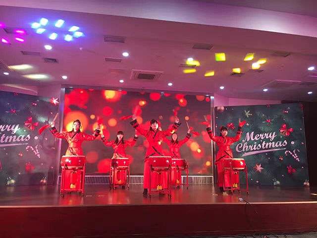 智慧園舉辦圣誕晚會(huì)，我司表演開(kāi)場(chǎng)舞蹈
